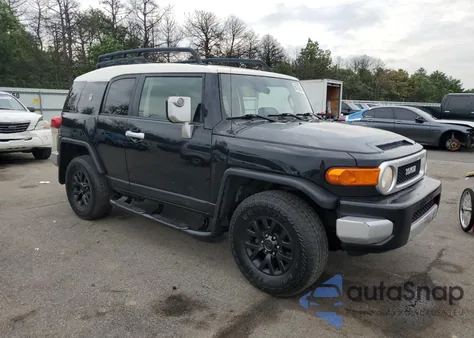 2008 Toyota Fj Cruiser z USA, uszkodzony, nr VIN JTEBU11F18K019688